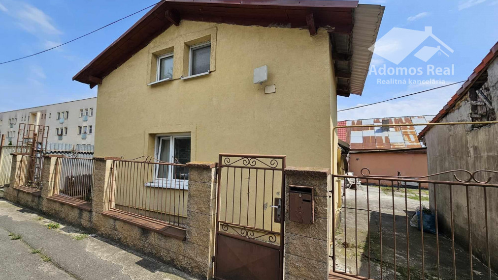 3-IZBOVÝ RODINNÝ DOM / SEČOVCE