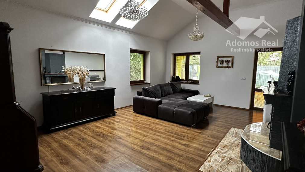 4-IZBOVÝ ROD. DOM KOŠICE - PEREŠ / PRENÁJOM