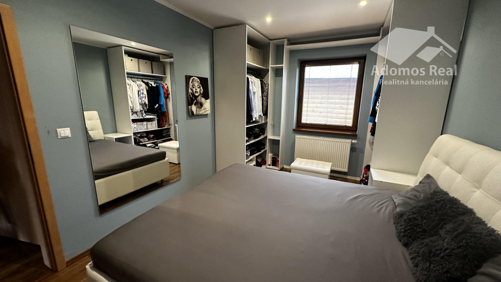 4-IZBOVÝ ROD. DOM KOŠICE - PEREŠ / PRENÁJOM