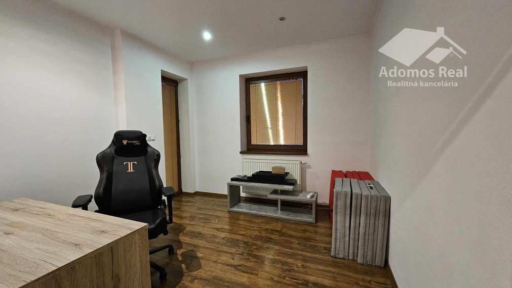 4-IZBOVÝ ROD. DOM KOŠICE - PEREŠ / PRENÁJOM