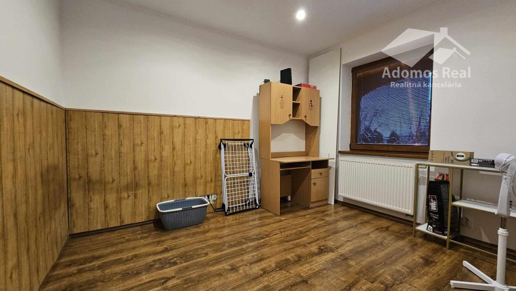 4-IZBOVÝ ROD. DOM KOŠICE - PEREŠ / PRENÁJOM