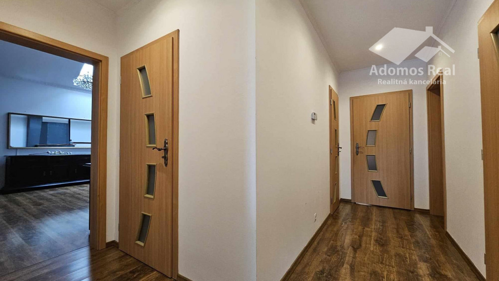 4-IZBOVÝ ROD. DOM KOŠICE - PEREŠ / PRENÁJOM