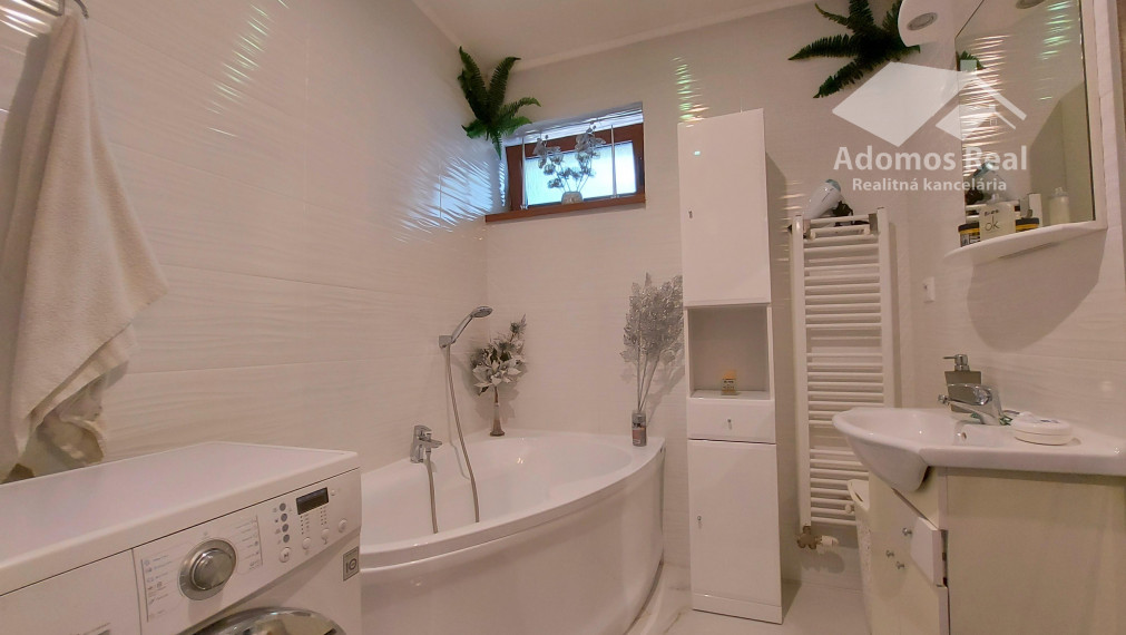 4-IZBOVÝ ROD. DOM KOŠICE - PEREŠ / PRENÁJOM