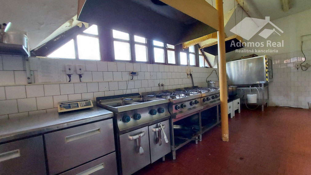 DOM NA PODNIKANIE - KOŠICE / PEREŠ