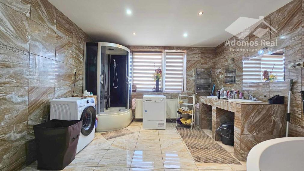 4-IZBOVÝ RODINNÝ DOM / TREBIŠOV