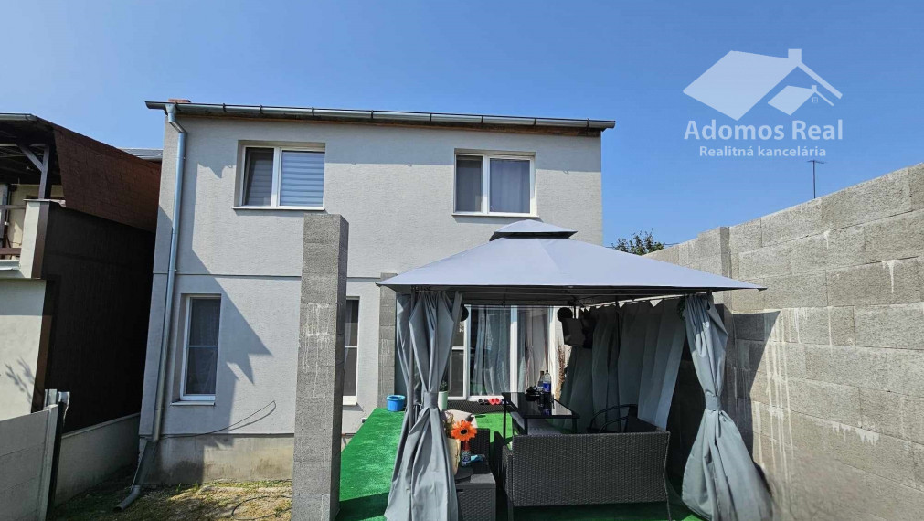 4-IZBOVÝ RODINNÝ DOM / TREBIŠOV