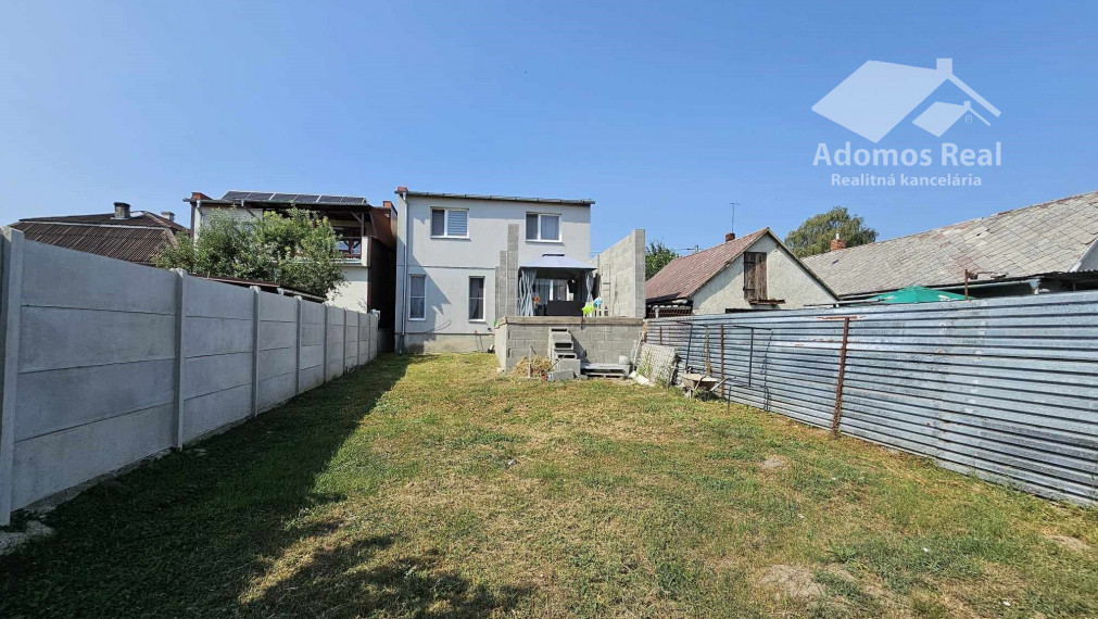 4-IZBOVÝ RODINNÝ DOM / TREBIŠOV