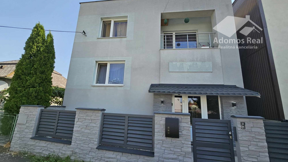 4-IZBOVÝ RODINNÝ DOM / TREBIŠOV