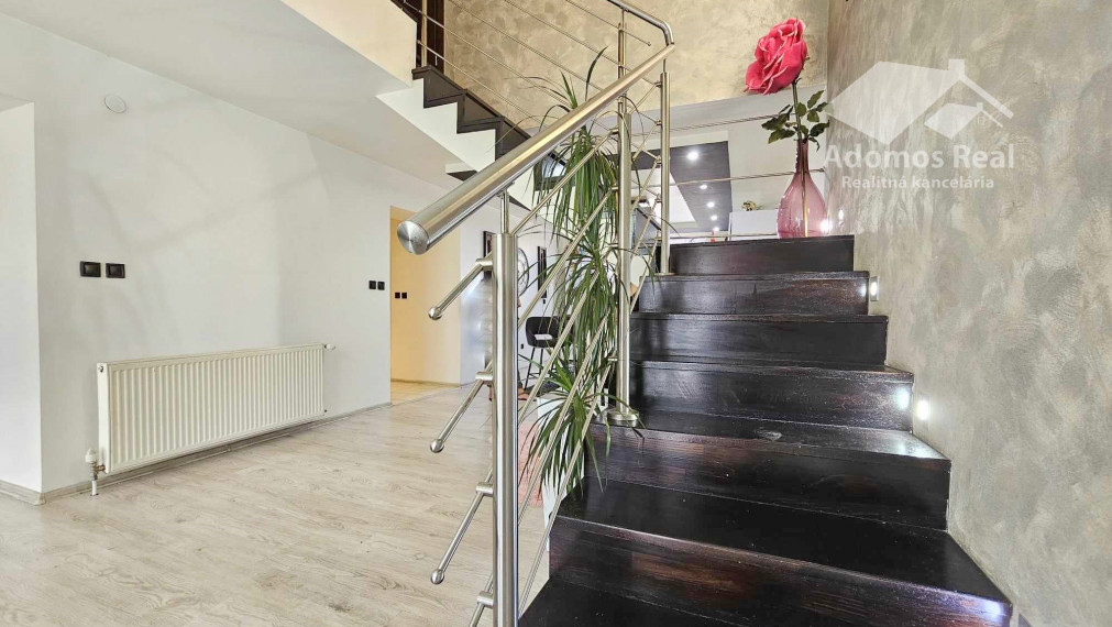 4-IZBOVÝ RODINNÝ DOM / TREBIŠOV