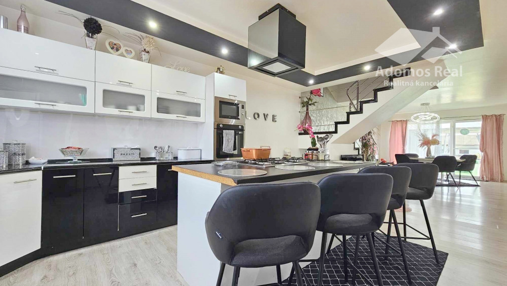 4-IZBOVÝ RODINNÝ DOM / TREBIŠOV