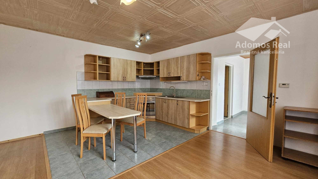 RODINNÝ DOM  - LIPTOVSKÝ TRNOVEC