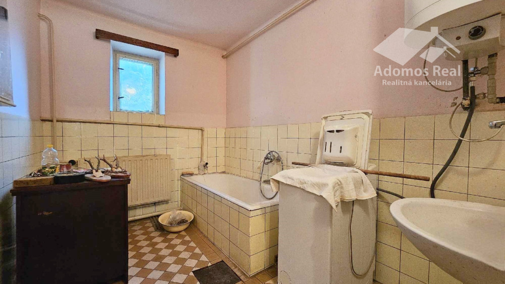 6 - IZBOVÝ RODINNÝ DOM - PUSTÉ ČEMERNÉ