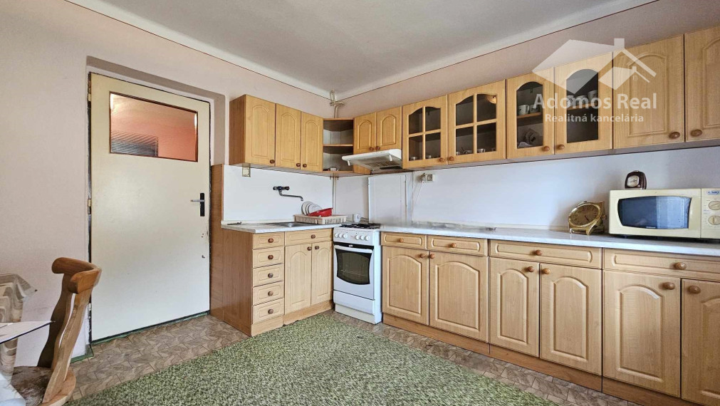 6 - IZBOVÝ RODINNÝ DOM - PUSTÉ ČEMERNÉ