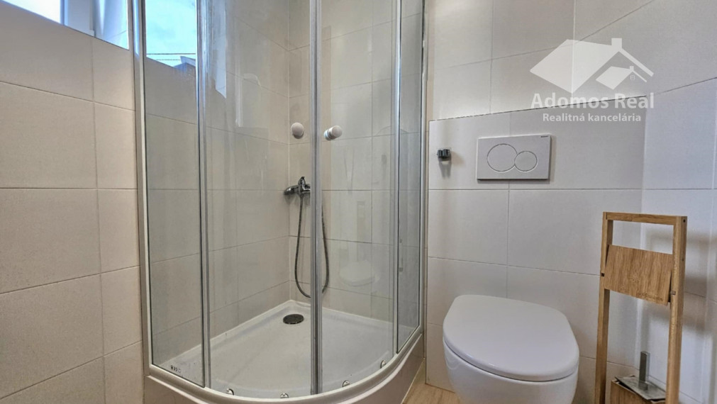 RODINNÝ DOM S VEĽKÝM POZEMKOM - KYSAK