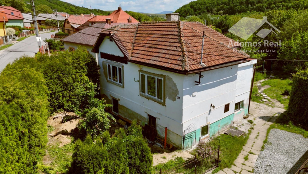 RODINNÝ DOM S VEĽKÝM POZEMKOM - KYSAK
