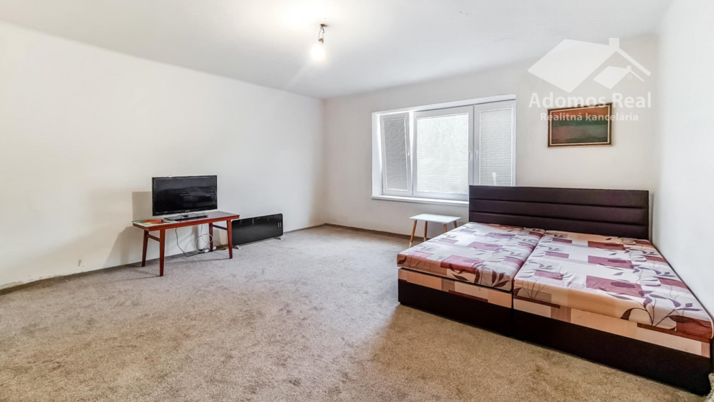 RODINNÝ DOM S VEĽKÝM POZEMKOM - KYSAK