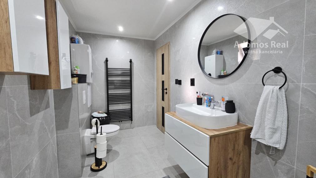 4 - IZBOVÝ RODINNÝ DOM - KOŇUŠ