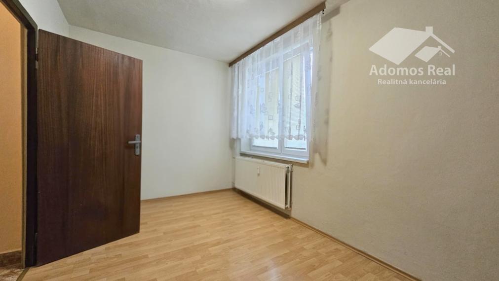 3 - IZBOVÝ BYT TREBIŠOV / KOMENSKÉHO