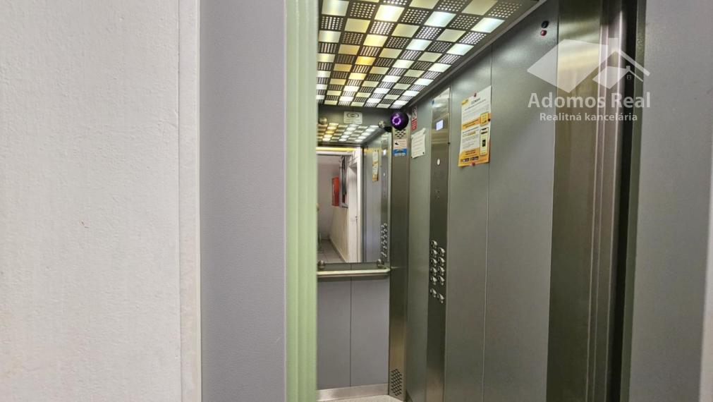 3 - IZBOVÝ BYT TREBIŠOV / KOMENSKÉHO