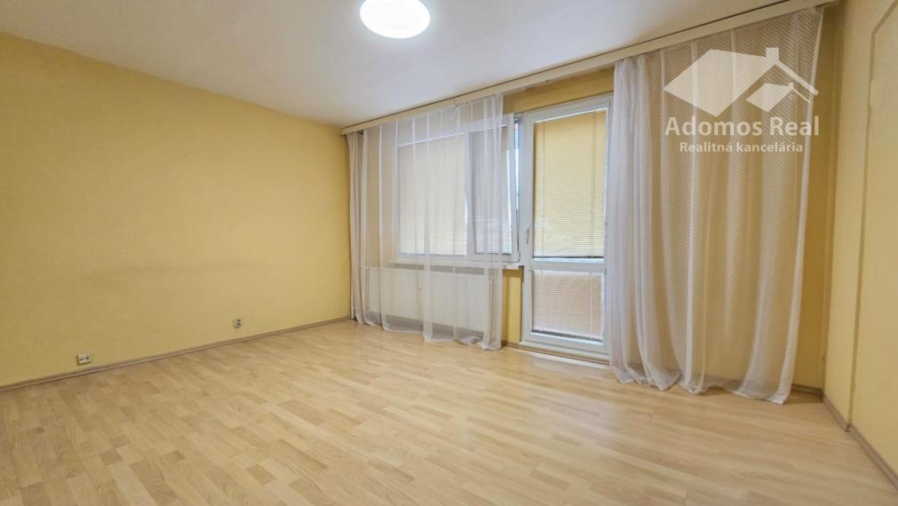 3 - IZBOVÝ BYT TREBIŠOV / KOMENSKÉHO