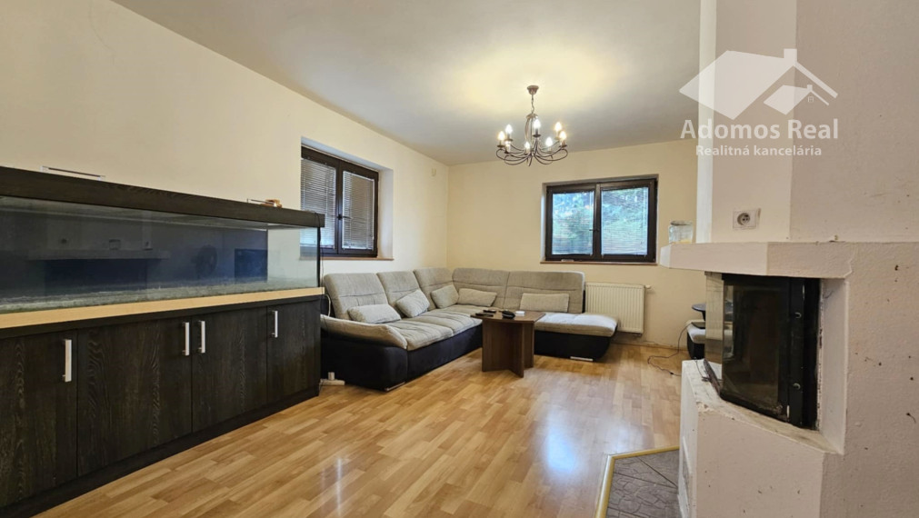 7-IZBOVÝ RODINNÝ DOM S BAZÉNOM - SEČOVSKÁ POLIANKA