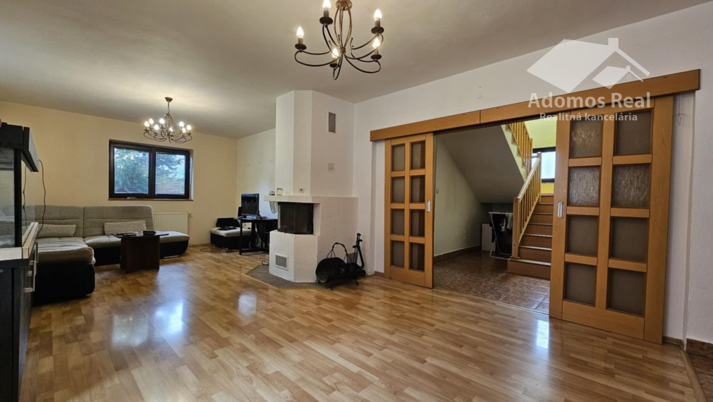 7-IZBOVÝ RODINNÝ DOM S BAZÉNOM - SEČOVSKÁ POLIANKA