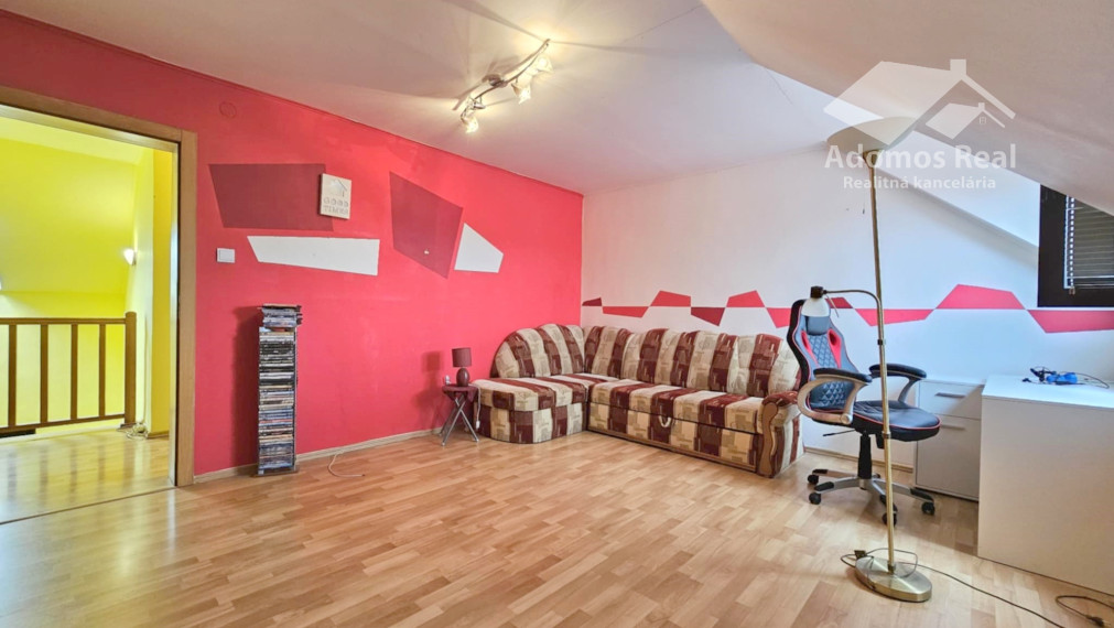 7-IZBOVÝ RODINNÝ DOM S BAZÉNOM - SEČOVSKÁ POLIANKA