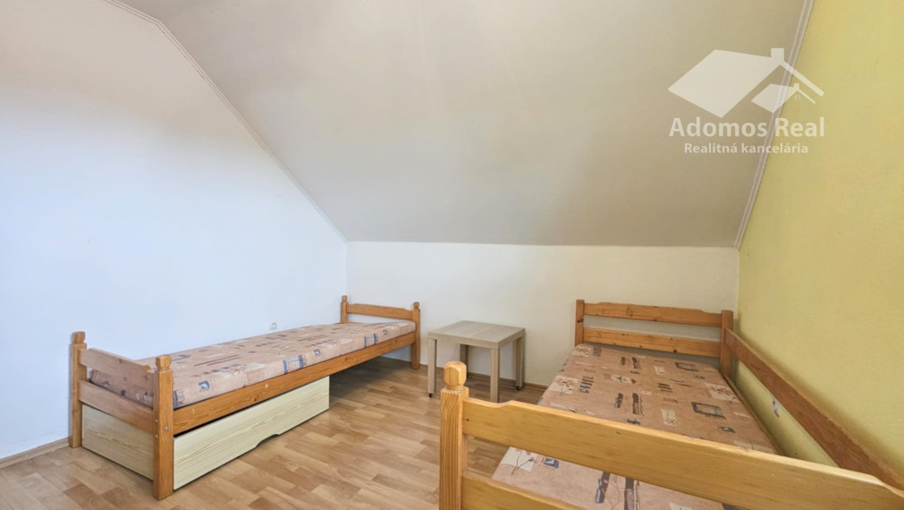 7-IZBOVÝ RODINNÝ DOM S BAZÉNOM - SEČOVSKÁ POLIANKA