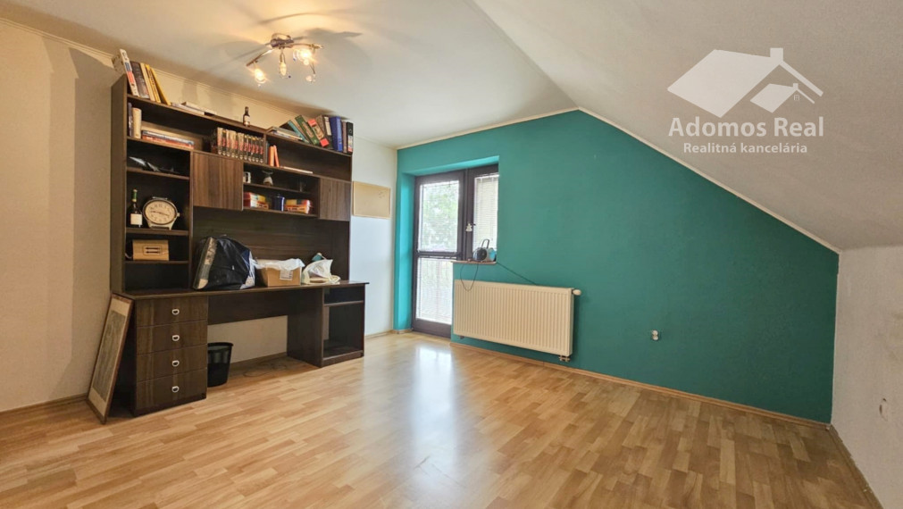 7-IZBOVÝ RODINNÝ DOM S BAZÉNOM - SEČOVSKÁ POLIANKA