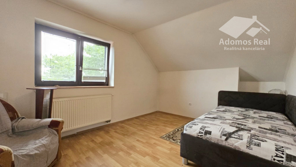 7-IZBOVÝ RODINNÝ DOM S BAZÉNOM - SEČOVSKÁ POLIANKA