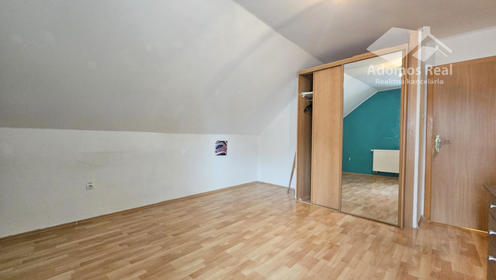 7-IZBOVÝ RODINNÝ DOM S BAZÉNOM - SEČOVSKÁ POLIANKA