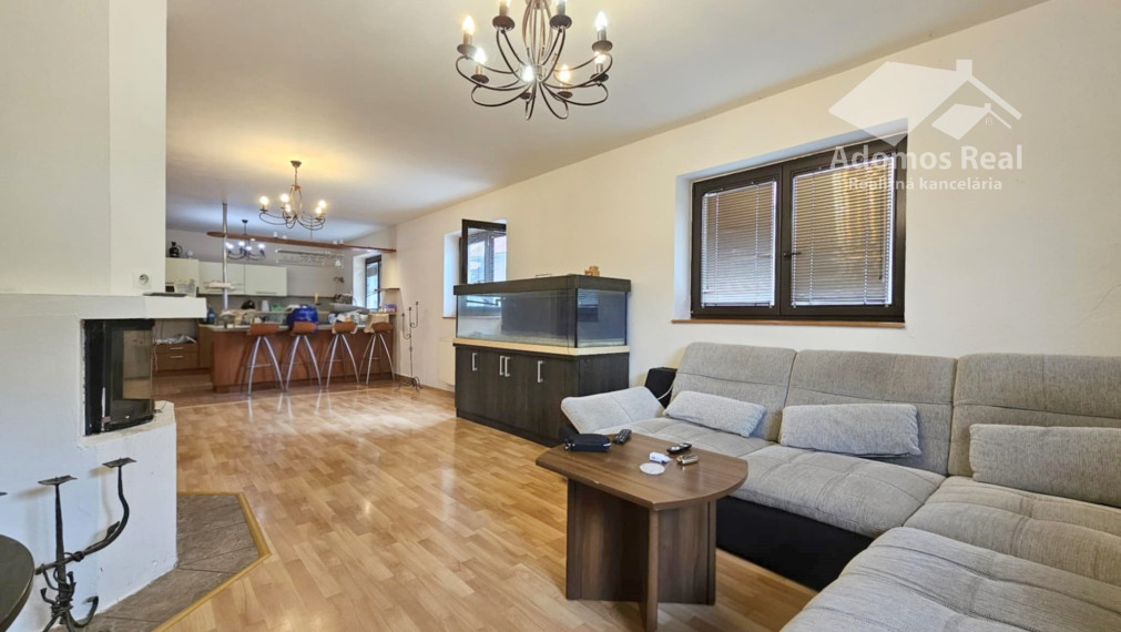 7-IZBOVÝ RODINNÝ DOM S BAZÉNOM - SEČOVSKÁ POLIANKA