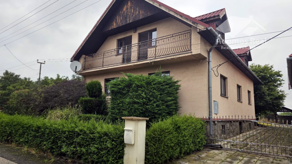 7-IZBOVÝ RODINNÝ DOM S BAZÉNOM - SEČOVSKÁ POLIANKA