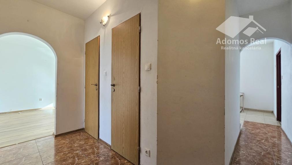 3 - IZBOVÝ BYT VRANOV NAD TOPĽOU - OKULKA