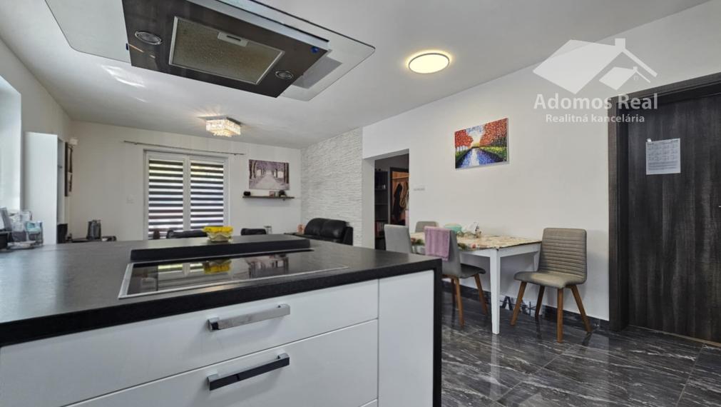 RODINNÝ DOM S BAZÉNOM - KOŠICE OKOLIE / HANISKA