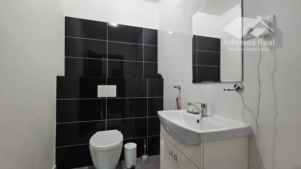 RODINNÝ DOM S BAZÉNOM - KOŠICE OKOLIE / HANISKA