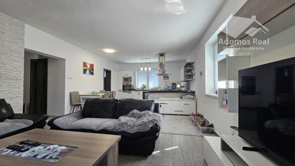 RODINNÝ DOM S BAZÉNOM - KOŠICE OKOLIE / HANISKA