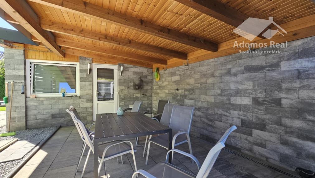 RODINNÝ DOM S BAZÉNOM - KOŠICE OKOLIE / HANISKA