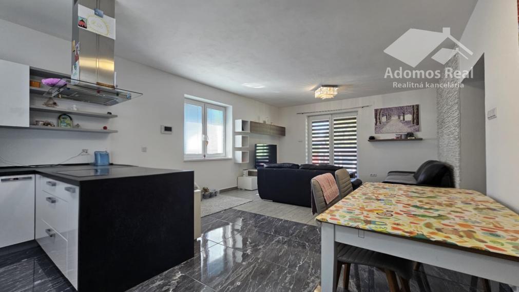 RODINNÝ DOM S BAZÉNOM - KOŠICE OKOLIE / HANISKA