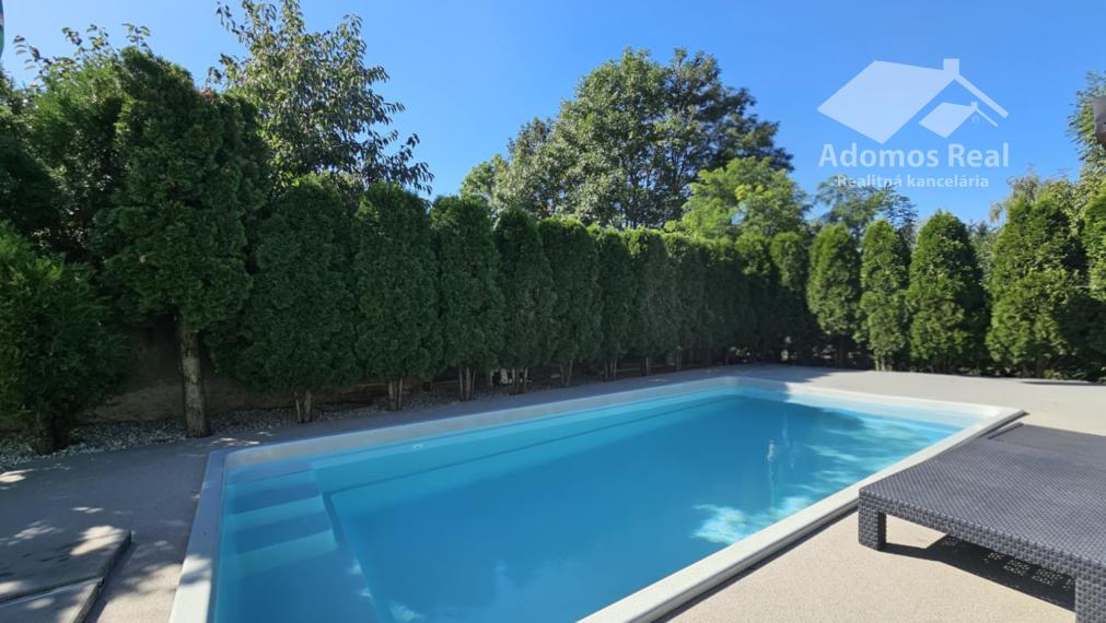 RODINNÝ DOM S BAZÉNOM - KOŠICE OKOLIE / HANISKA