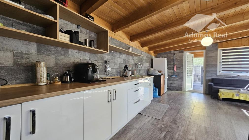 RODINNÝ DOM S BAZÉNOM - KOŠICE OKOLIE / HANISKA