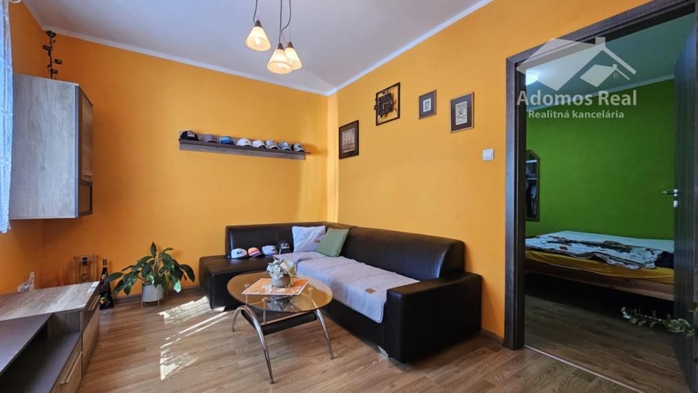 RODINNÝ DOM S BAZÉNOM - KOŠICE OKOLIE / HANISKA