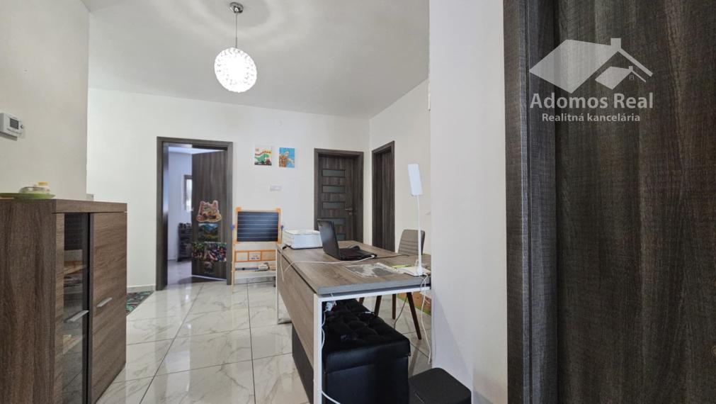 RODINNÝ DOM S BAZÉNOM - KOŠICE OKOLIE / HANISKA