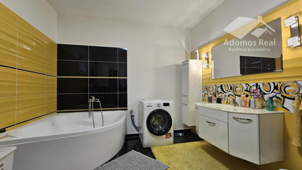 RODINNÝ DOM S BAZÉNOM - KOŠICE OKOLIE / HANISKA