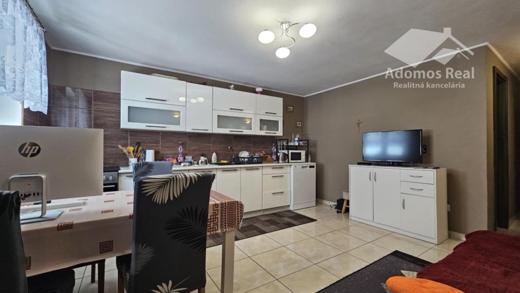 RODINNÝ DOM S BAZÉNOM - KOŠICE OKOLIE / HANISKA