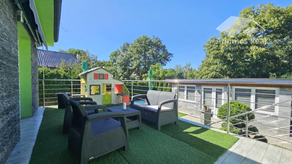 RODINNÝ DOM S BAZÉNOM - KOŠICE OKOLIE / HANISKA