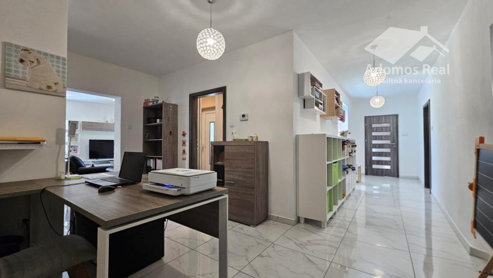 RODINNÝ DOM S BAZÉNOM - KOŠICE OKOLIE / HANISKA