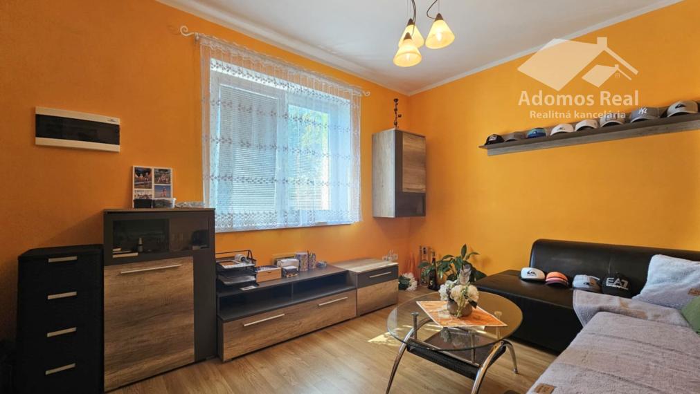 RODINNÝ DOM S BAZÉNOM - KOŠICE OKOLIE / HANISKA