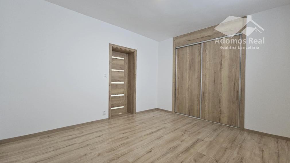 5-IZBOVÝ RODINNÝ DOM KOŠICE - OKOLIE / SEŇA