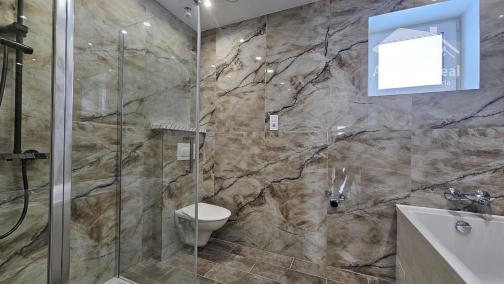 5-IZBOVÝ RODINNÝ DOM KOŠICE - OKOLIE / SEŇA